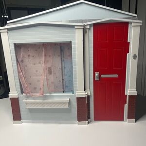 Vintage Barbie -totally real- fold n go house. Dryer spins- door bell rings-